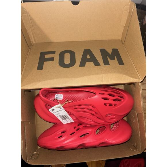 Men’s Size 9 Yeezy Foam Runner Vermillion RNNR Foamrunner - Picture 1 of 16